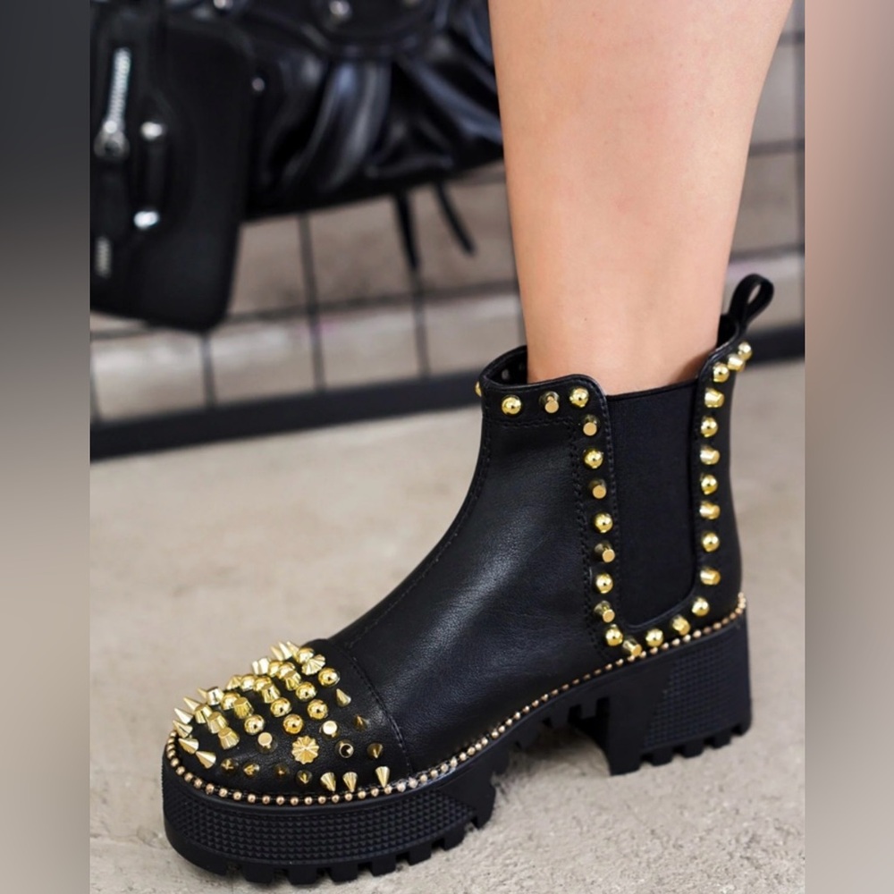 Cape Robbin Spiky Black Gold Studded Platform Ankle Boots Size 10